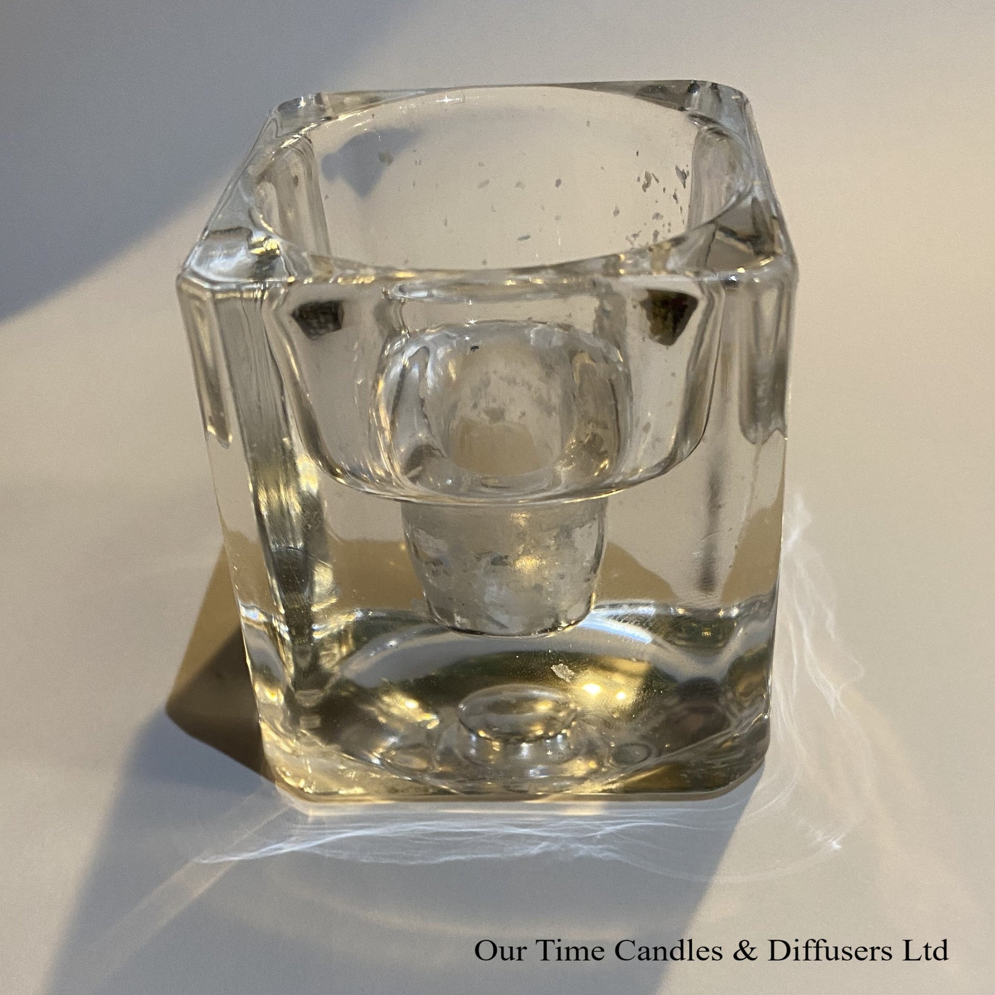 Clear tealight candle holder