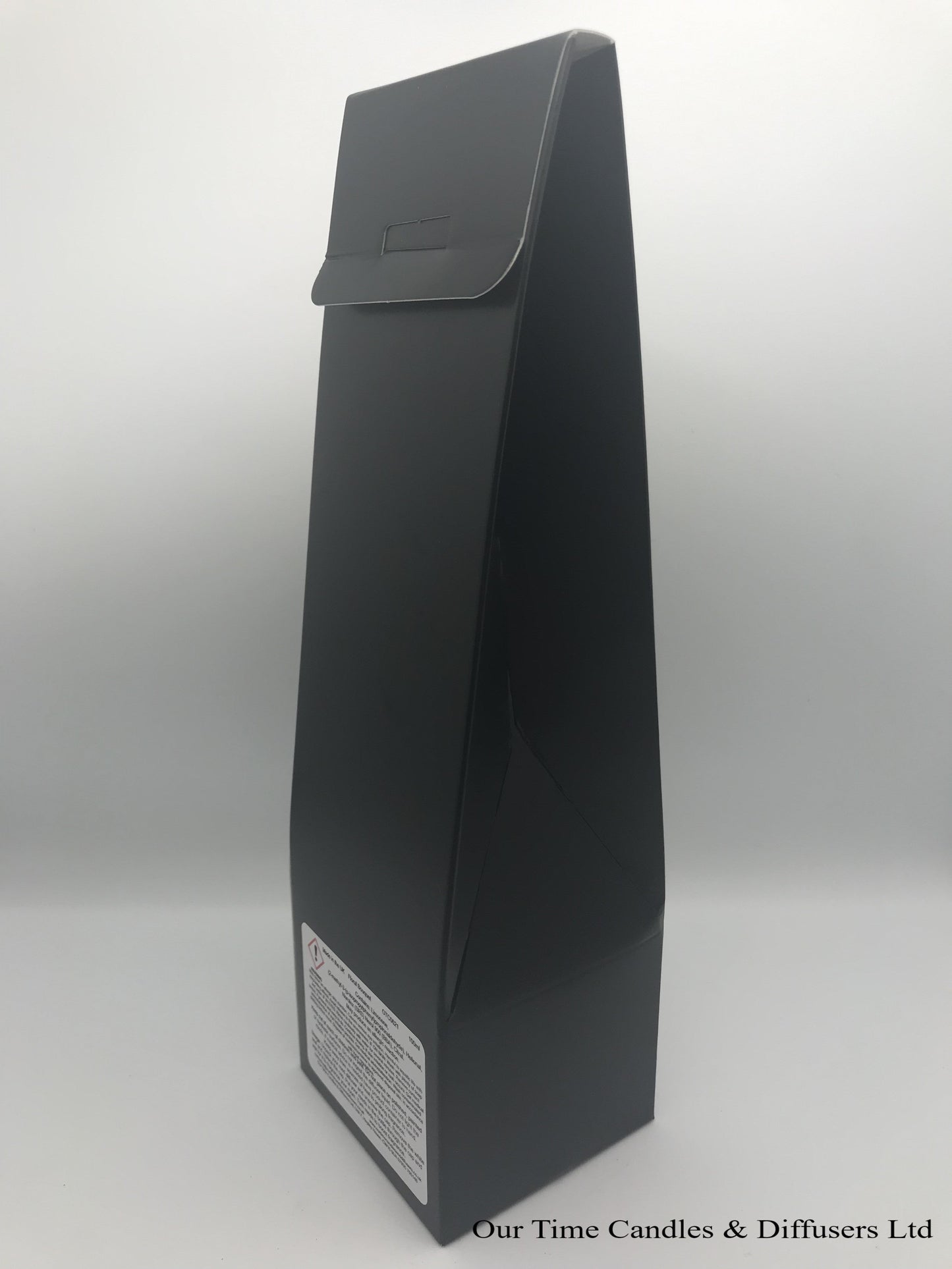 reed diffuser 100ml supplied in a clear bottle with black lid packed into a black box