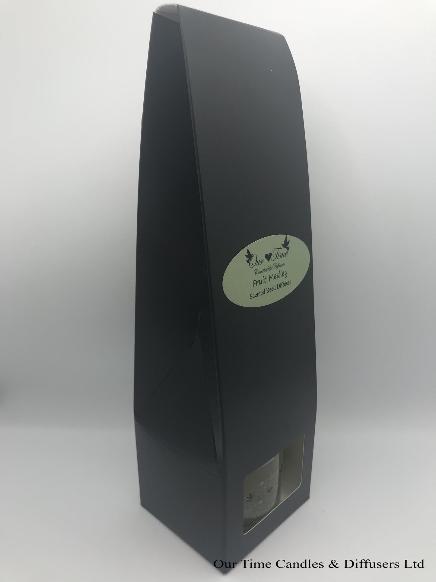 reed diffuser 100ml supplied in a clear bottle with black lid packed into a black box