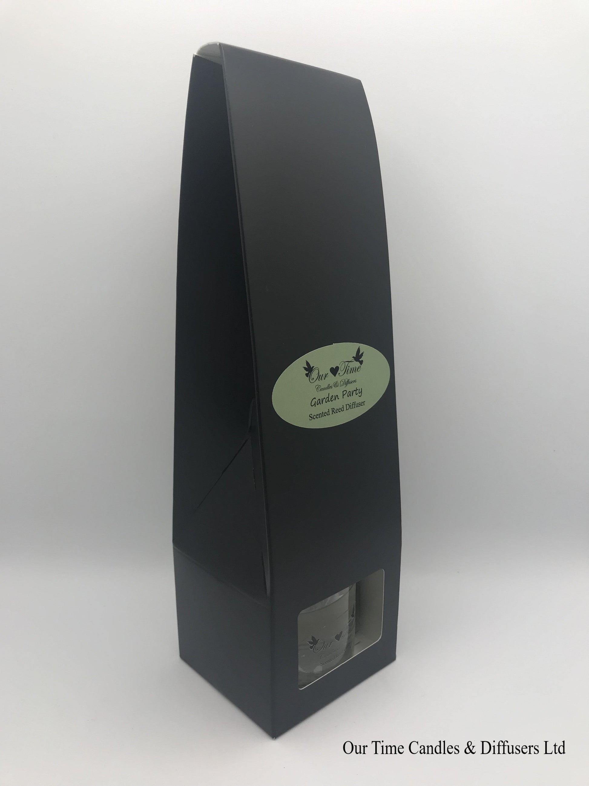 reed diffuser 100ml supplied in a clear bottle with black lid packed into a black box