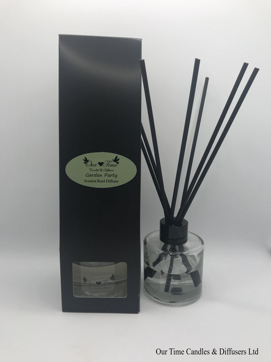 reed diffuser 100ml supplied in a clear bottle with black lid packed into a black box