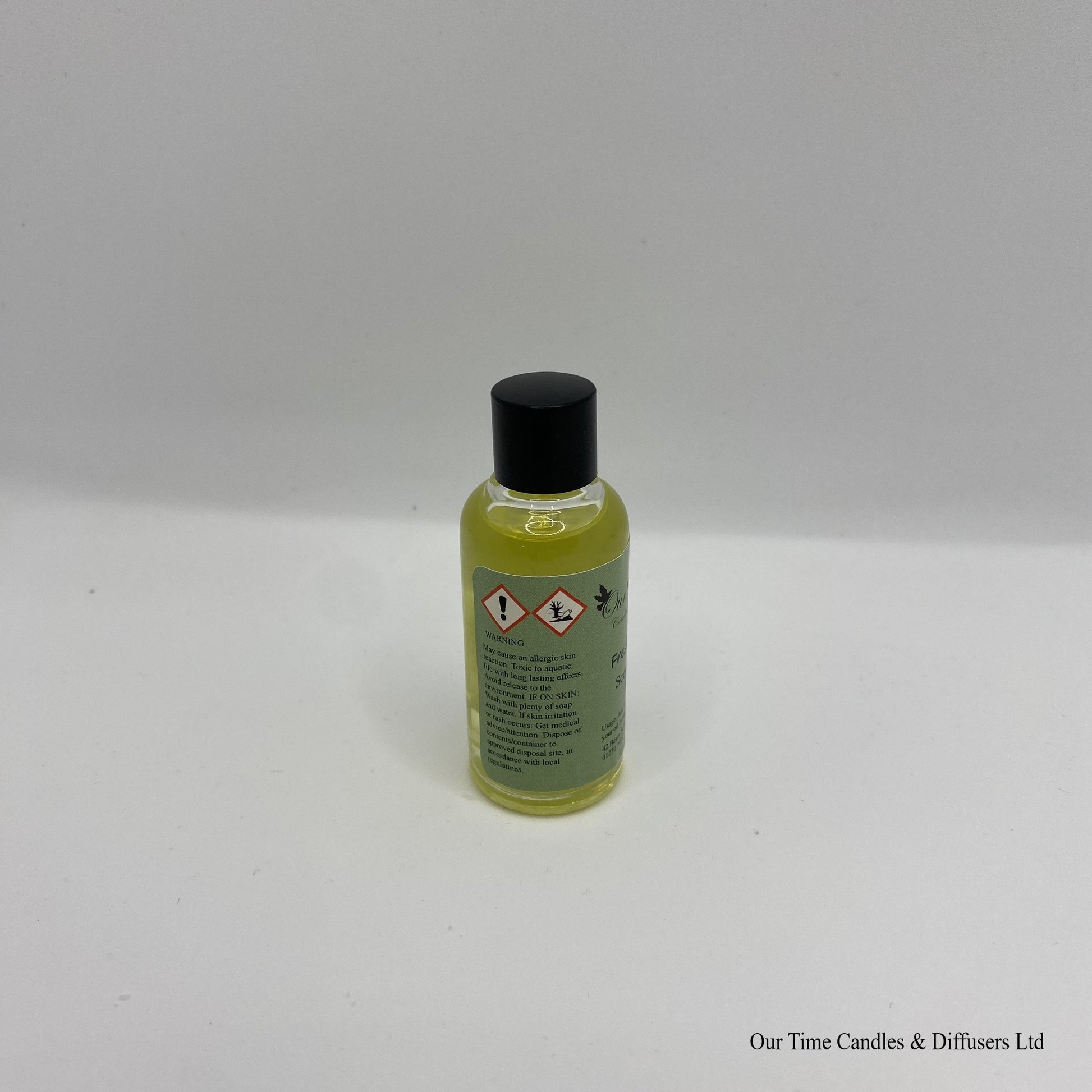 Scented Oil 15ml in clear bottle with black screw cap