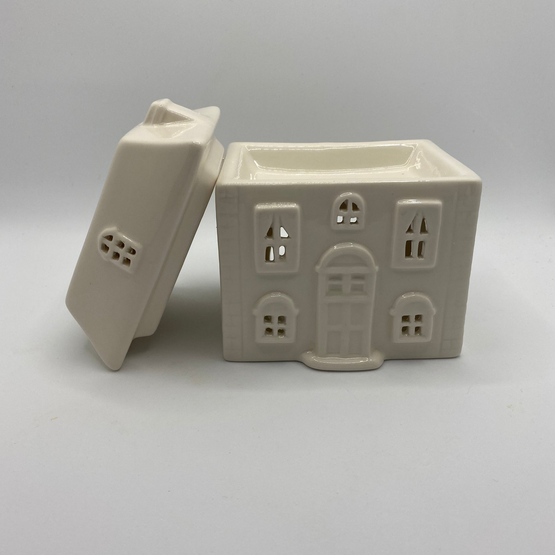Ceramic House Oil Burner White