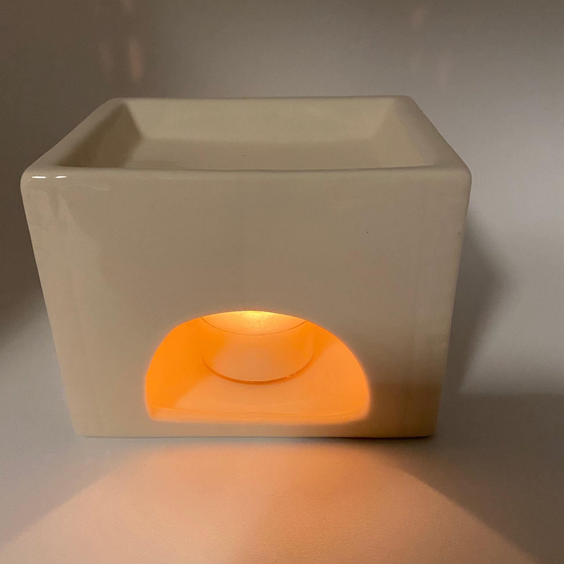 Ceramic House Oil Burner White