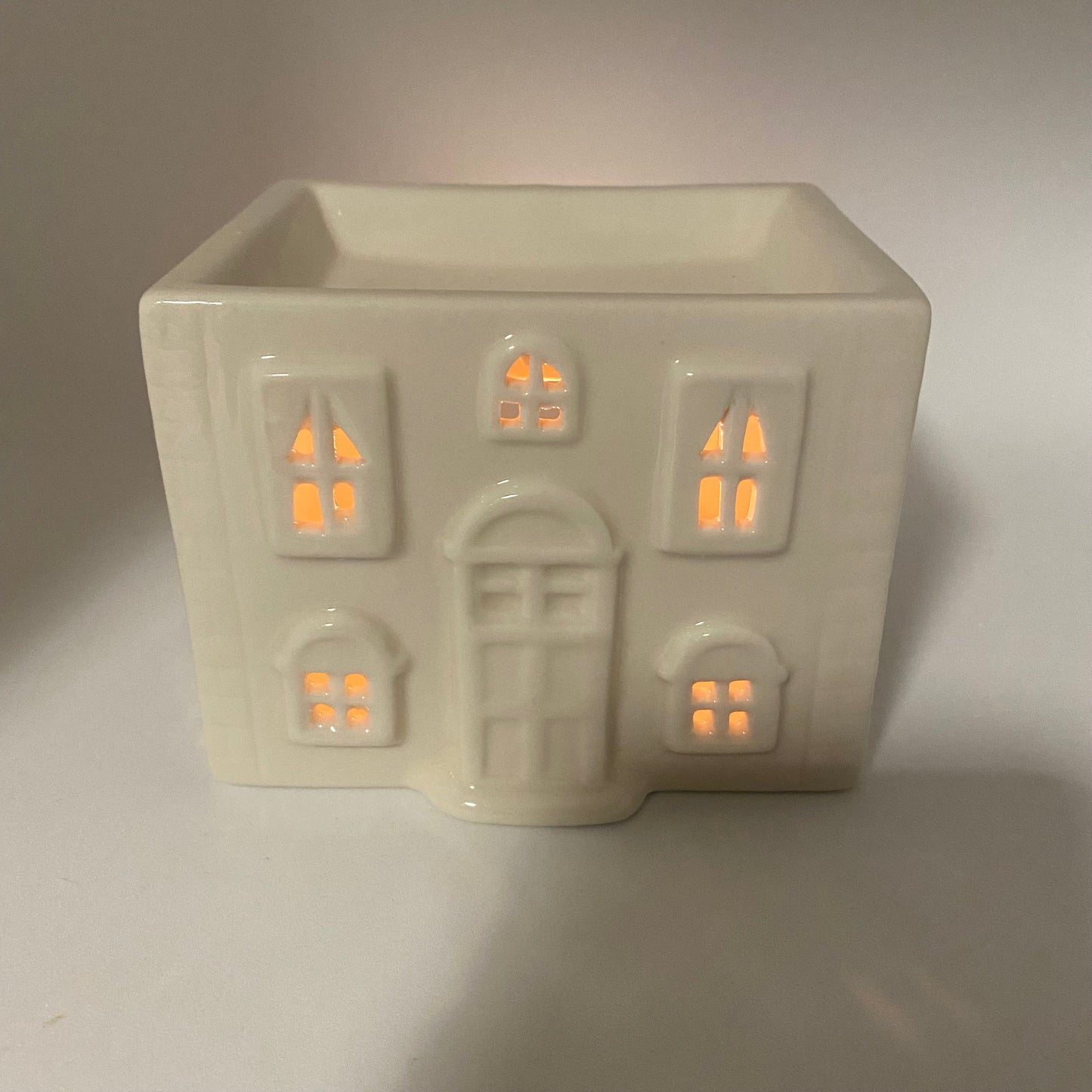 Ceramic House Oil Burner White